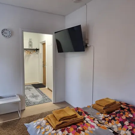 Kompakti Yksioe Numero 6 Pienkerrostalossa *