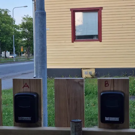 Kompakti Yksioe Numero 6 Pienkerrostalossa