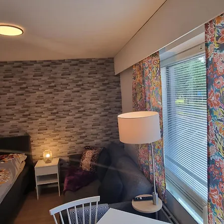 Kompakti Yksioe Numero 6 Pienkerrostalossa