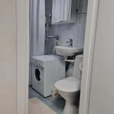 Kompakti Yksioe Numero 6 Pienkerrostalossa Pori