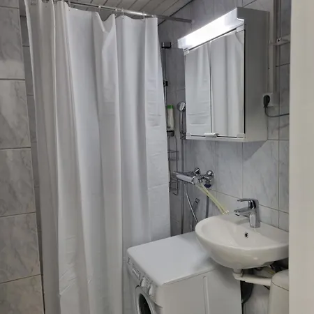 Kompakti Yksioe Numero 6 Pienkerrostalossa