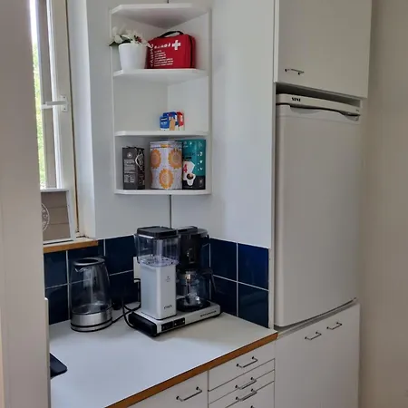 Kompakti Yksioe Numero 6 Pienkerrostalossa Apartment *