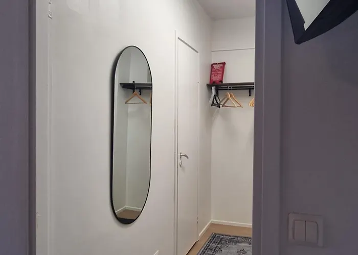 Kompakti Yksioe Numero 6 Pienkerrostalossa