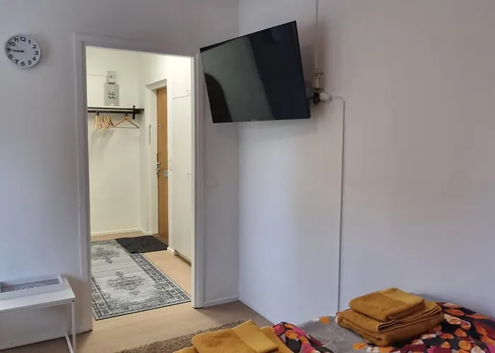 Kompakti Yksioe Numero 6 Pienkerrostalossa *