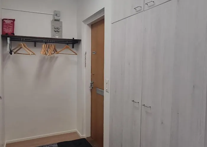 Kompakti Yksioe Numero 6 Pienkerrostalossa Apartamento *