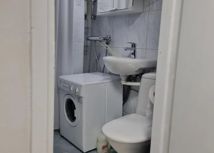 Kompakti Yksioe Numero 6 Pienkerrostalossa Pori