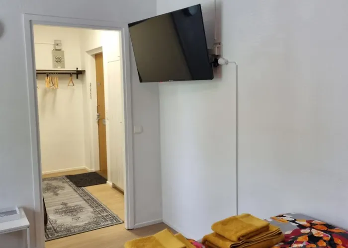 Kompakti Yksioe Numero 6 Pienkerrostalossa